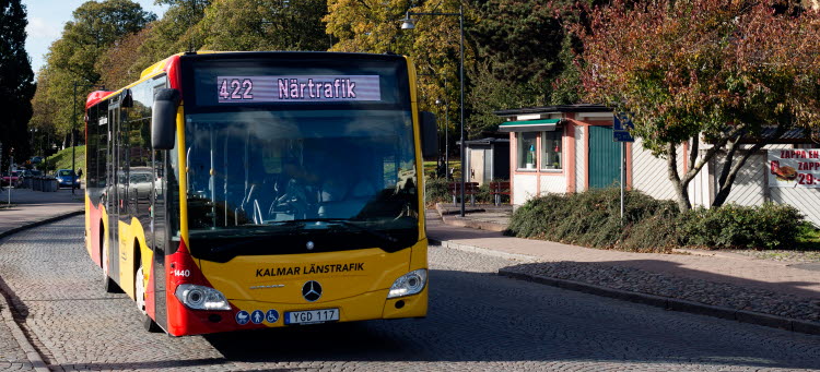 Stadsbuss som trafikerar en Närtrafikslinje i Kalmar