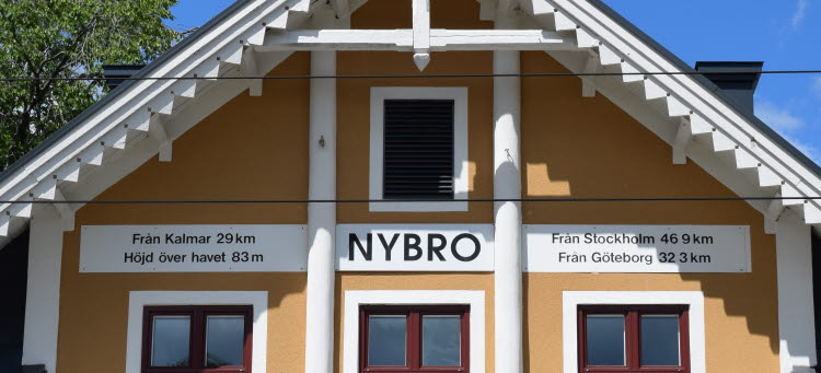 Bild på stationshuset i Nybro